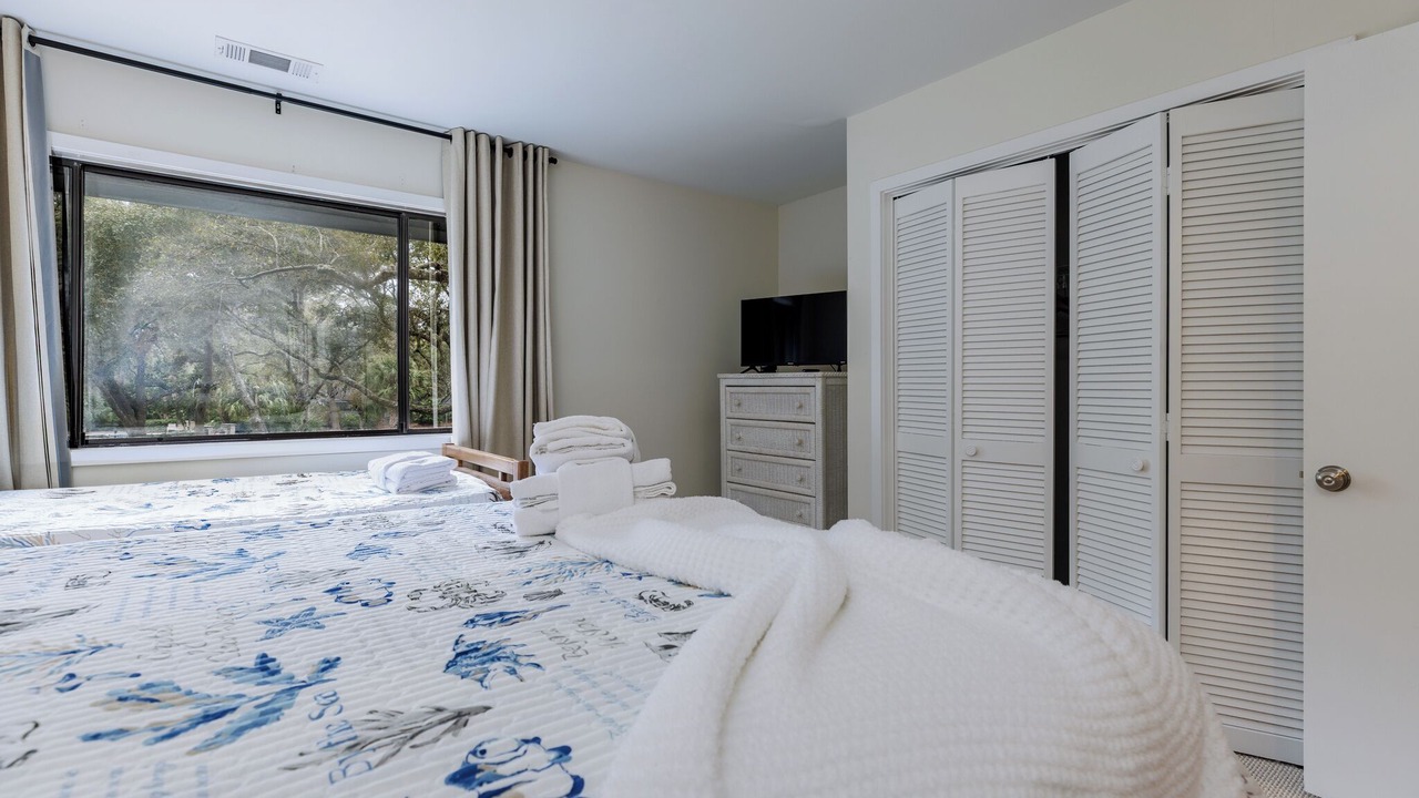 Photo of Bedroom in Palmetto Dunes