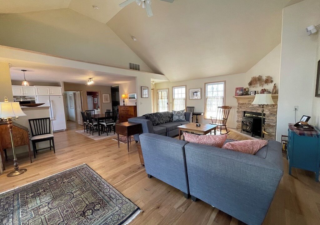 Photo of Livingroom in Kirksville