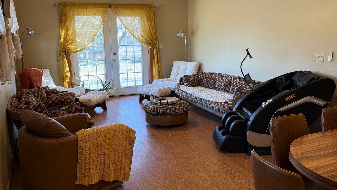 Photo of Livingroom in Winfield