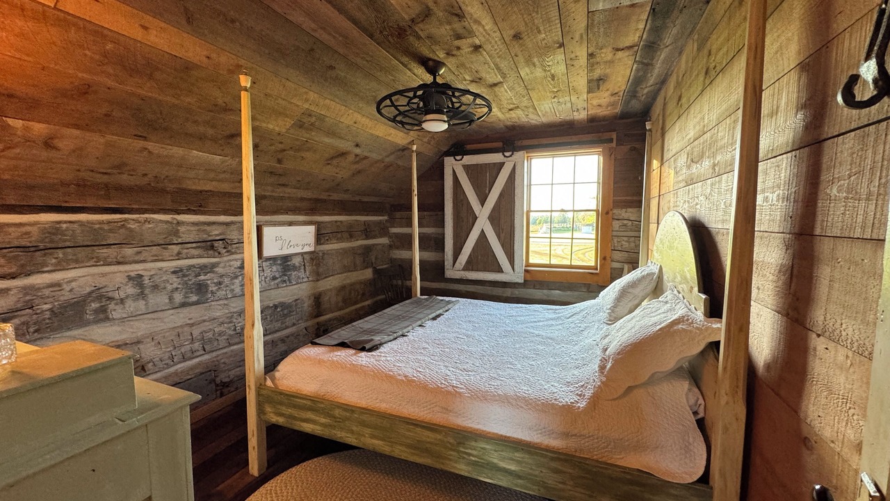 Photo of Bedroom in Alden