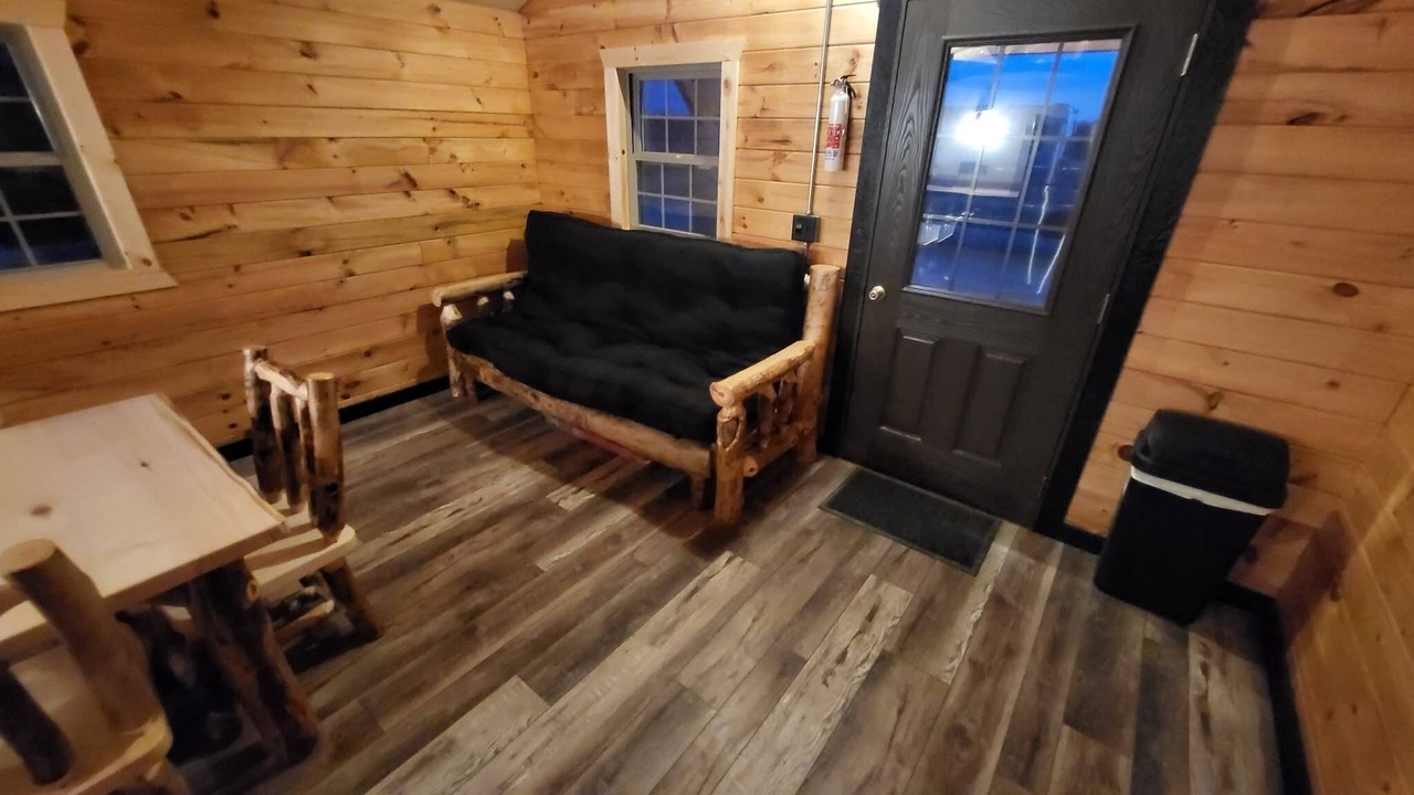 Photo of Livingroom in Ray County
