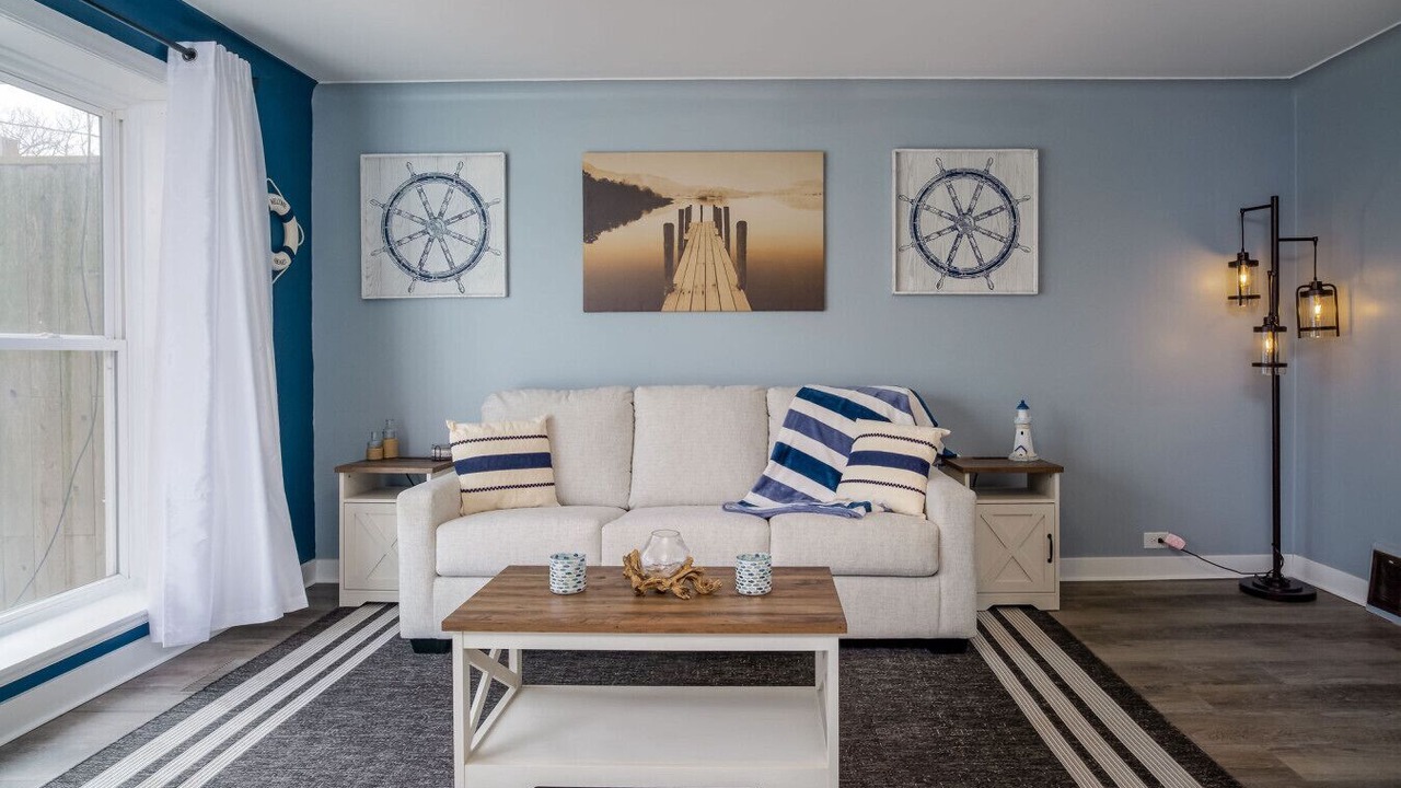 Photo of Livingroom in Fox Lake