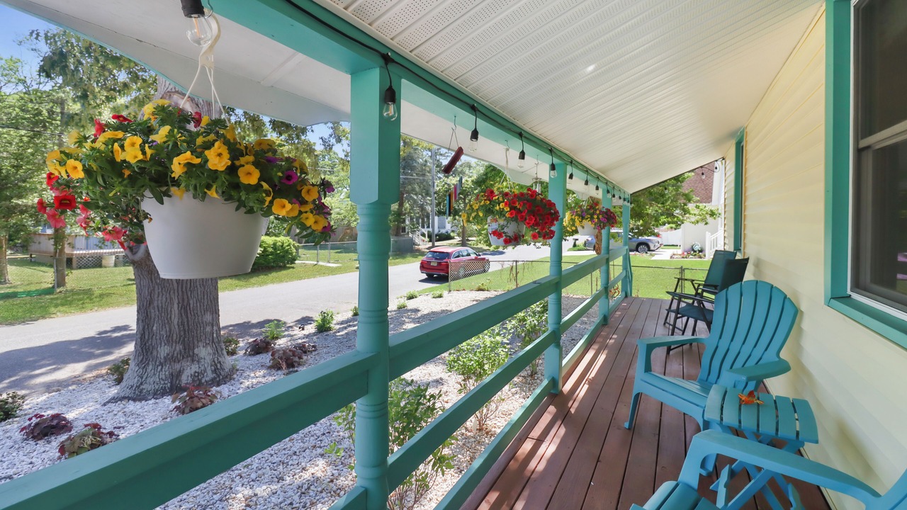 Photo of Patio Balcony in Town Bank