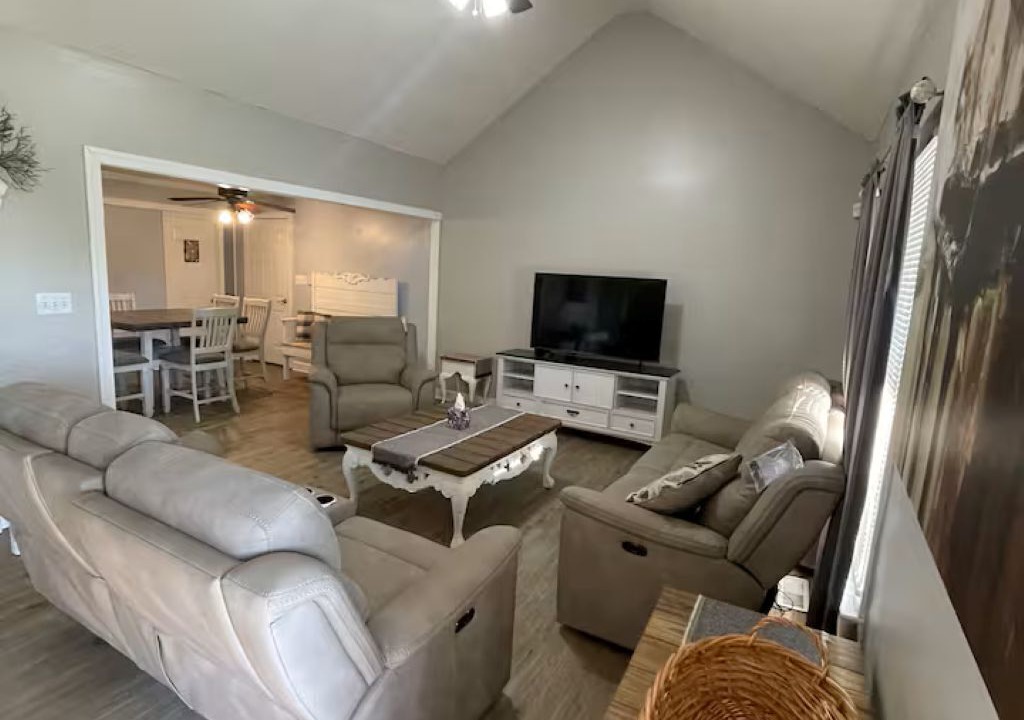 Photo of Livingroom in Youngsville