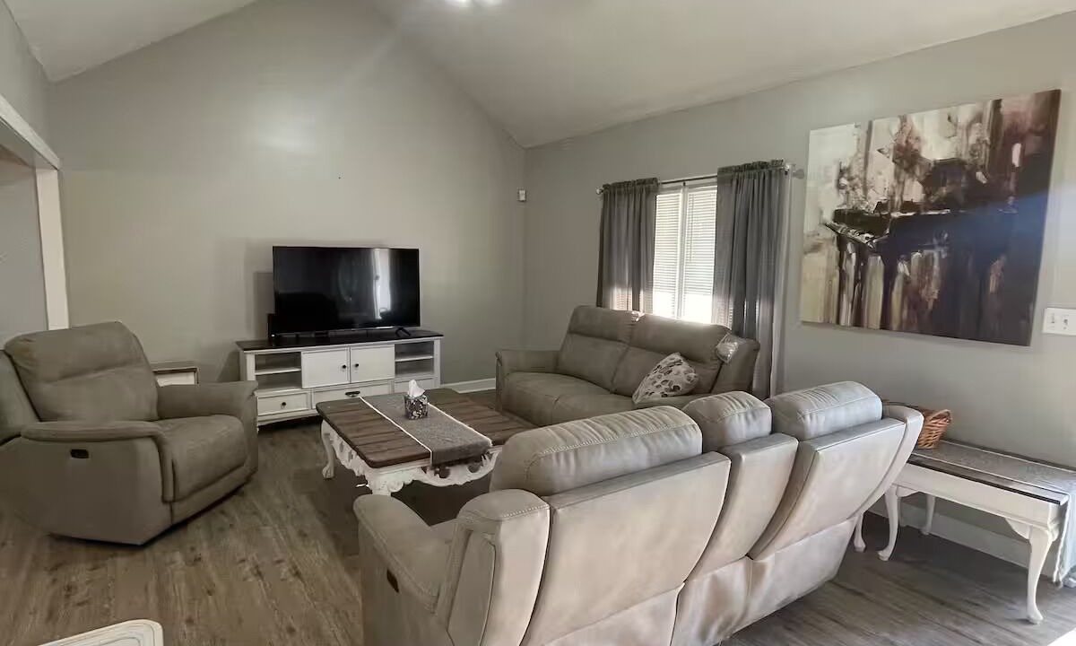 Photo of Livingroom in Youngsville
