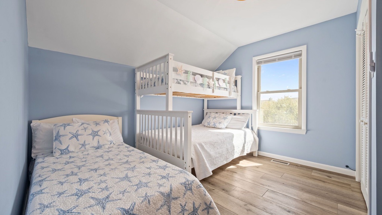 Photo of Bedroom in Topsail Beach