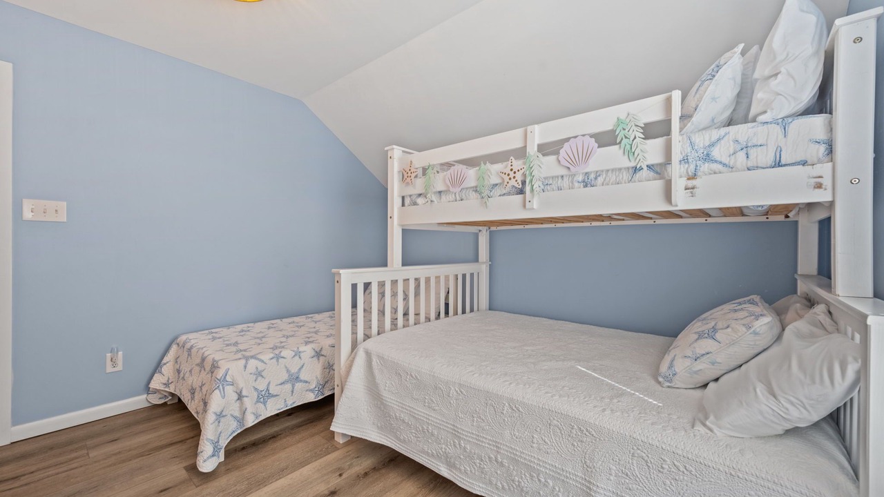 Photo of Bedroom in Topsail Beach