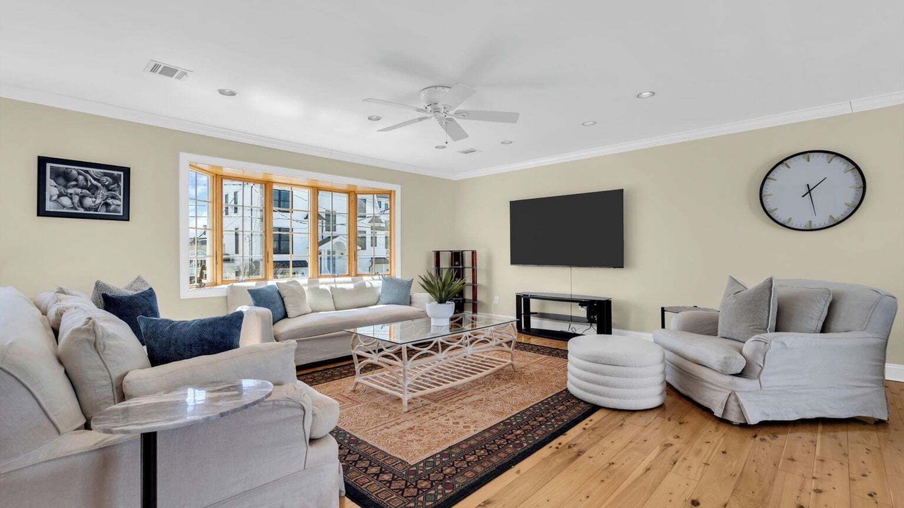 Photo of Livingroom in Mantoloking