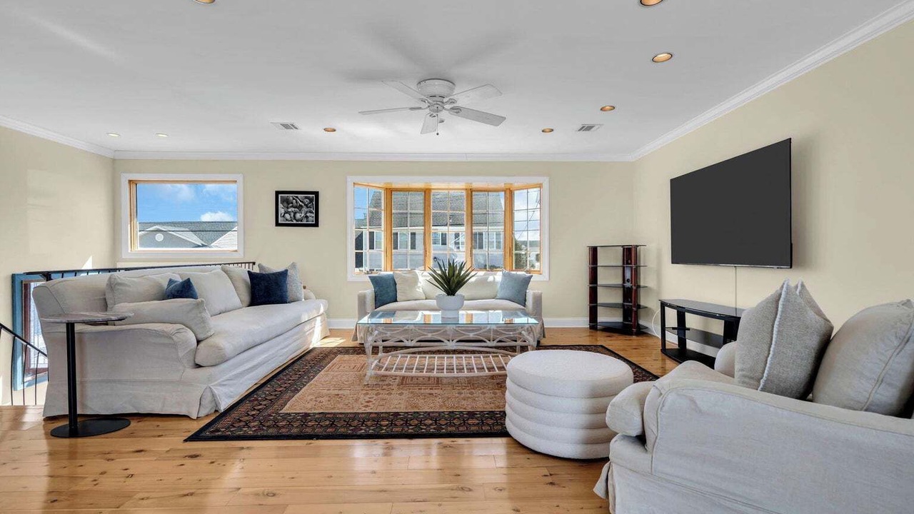 Photo of Livingroom in Mantoloking