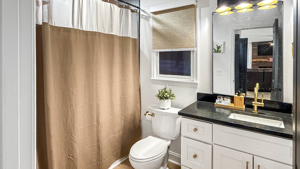 Photo of Bathroom in Rising Fawn
