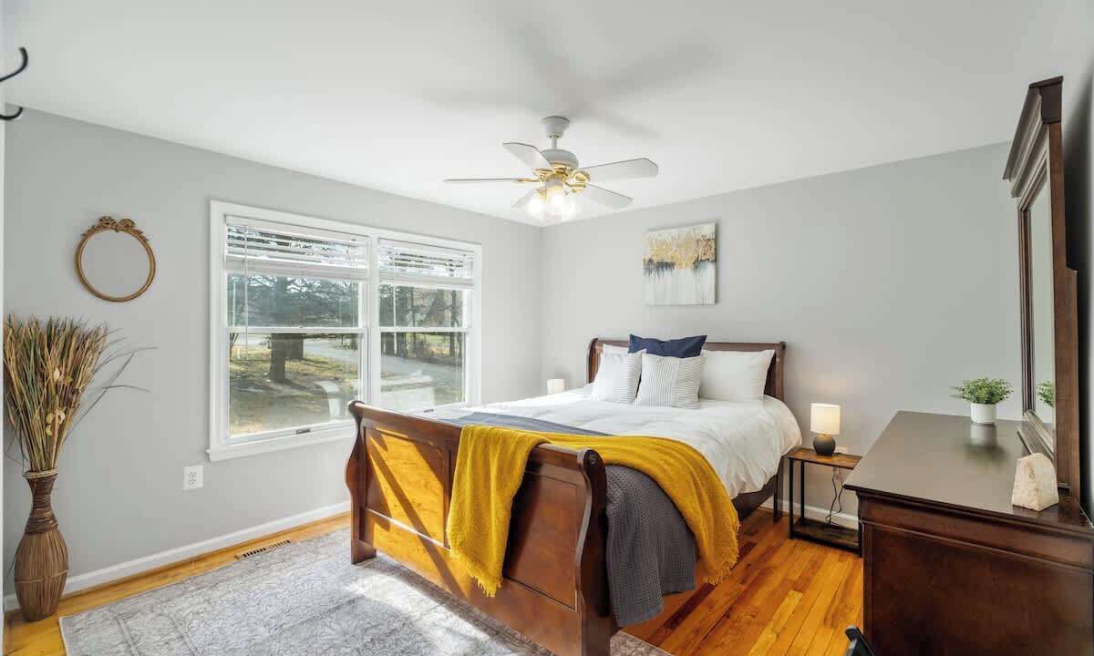 Photo of Bedroom in Aspen Hill