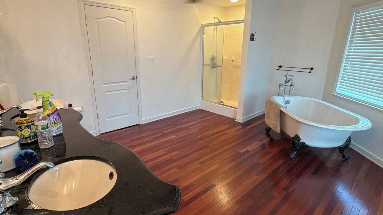 Photo of Bathroom in Osborn Island