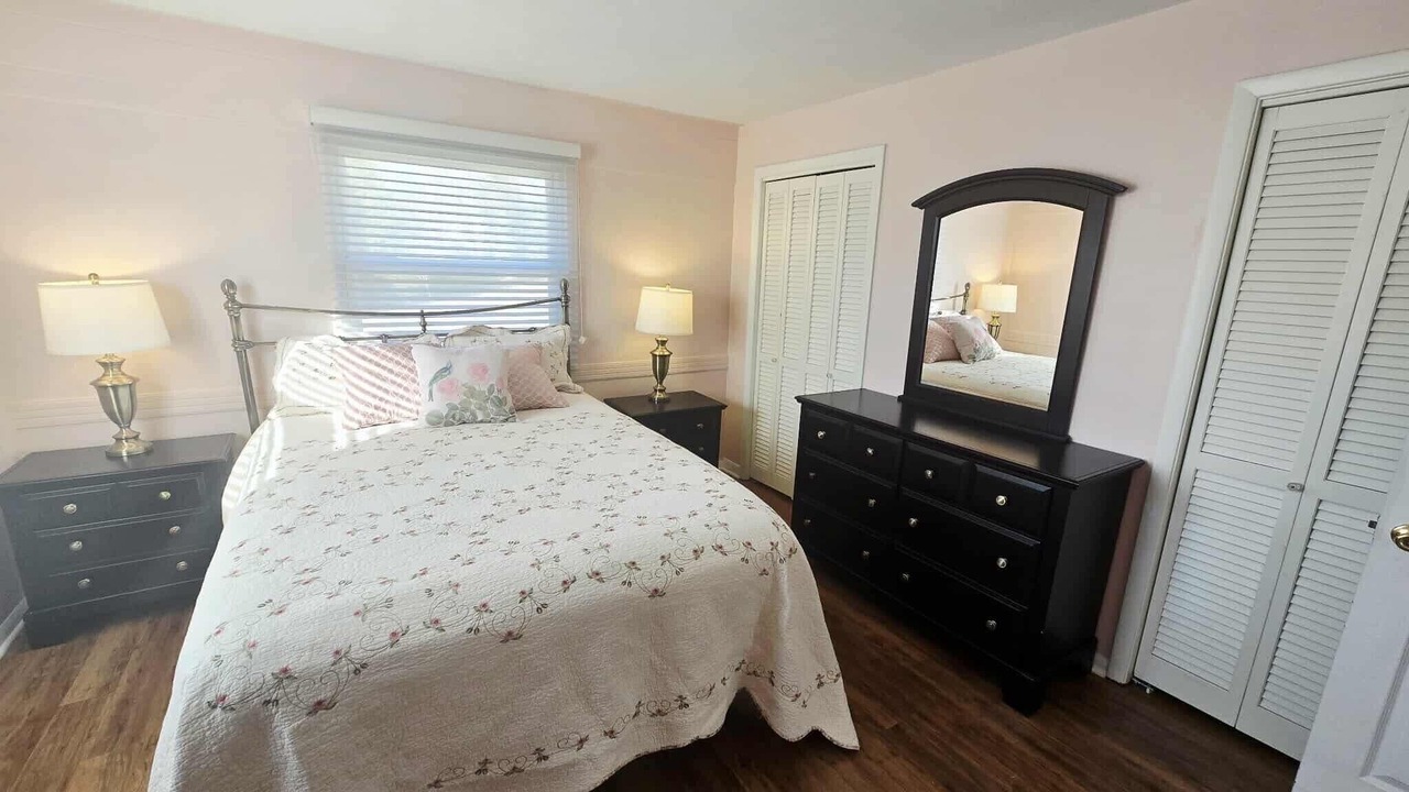 Photo of Bedroom in Oak Ridge