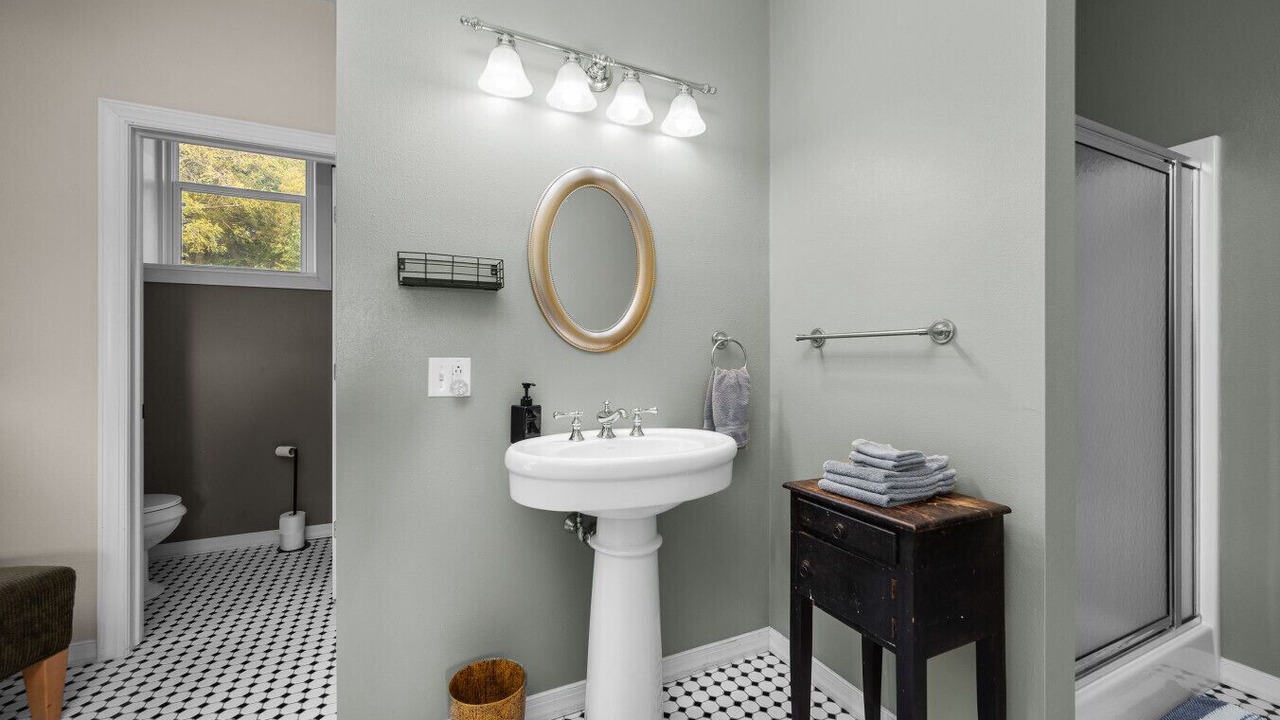 Photo of Bathroom in Elkader