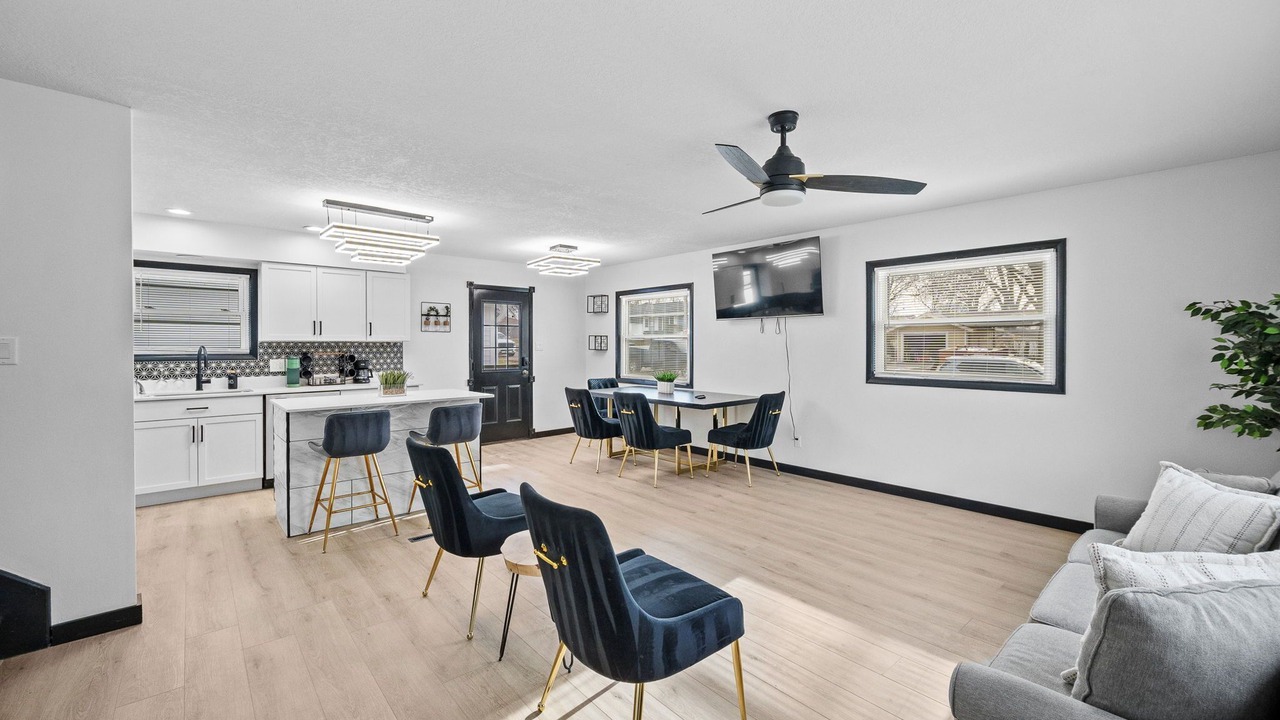 Photo of Livingroom in Urbandale