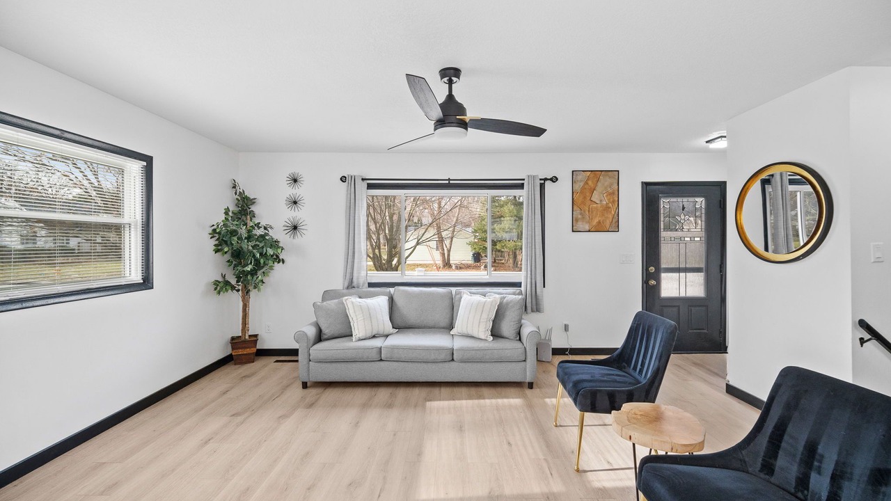 Photo of Livingroom in Urbandale