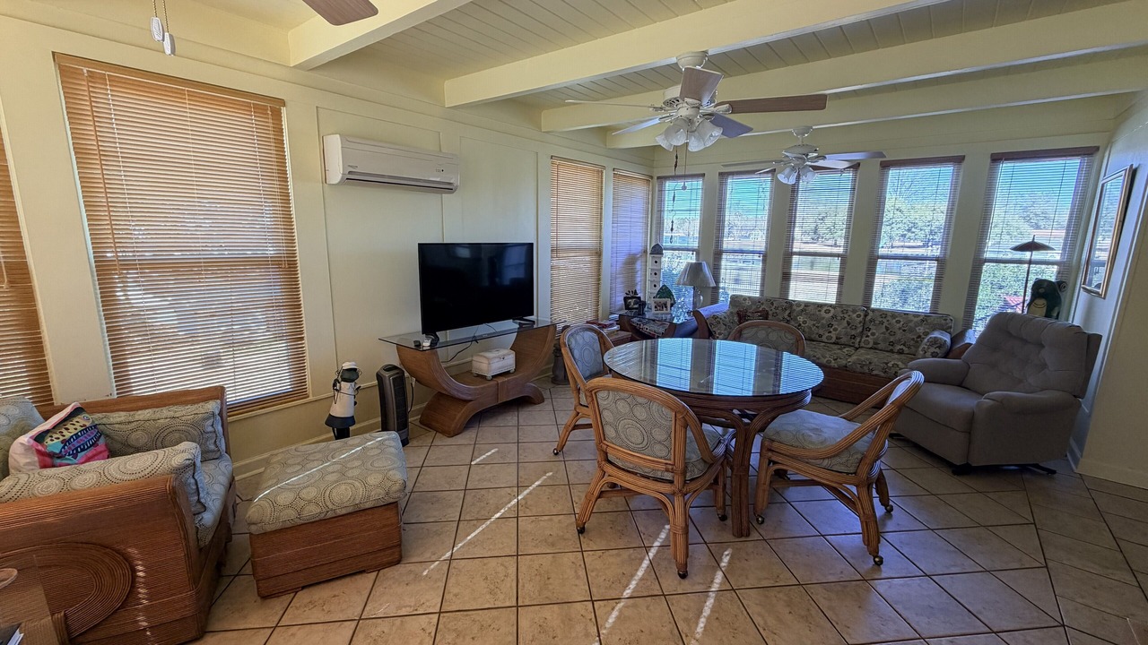Photo of Livingroom in Summerton
