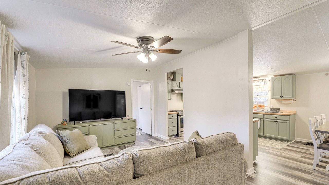 Photo of Livingroom in McCutcheon Field