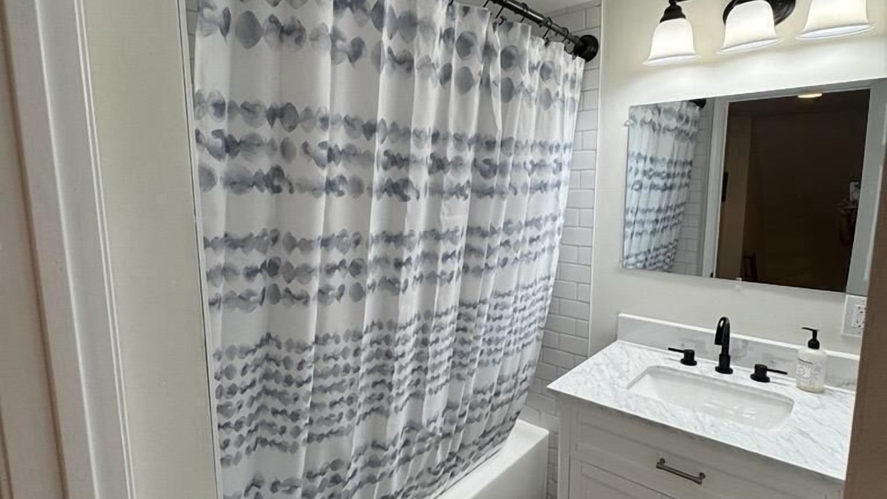 Photo of Bathroom in Erma