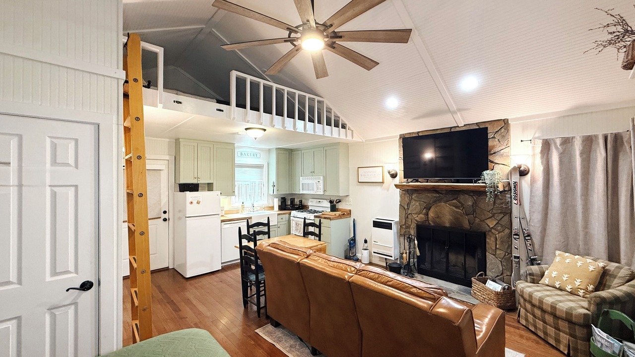 Photo of Livingroom in Altamont