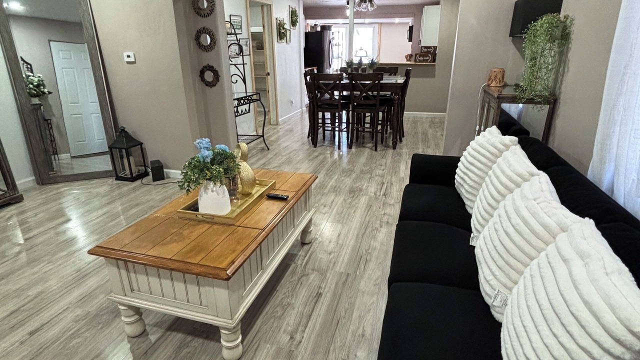 Photo of Livingroom in Turley