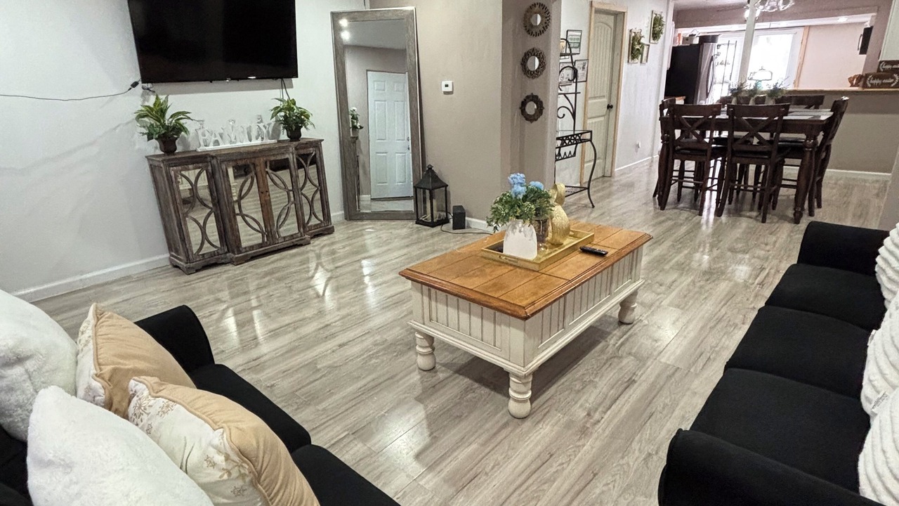 Photo of Livingroom in Turley