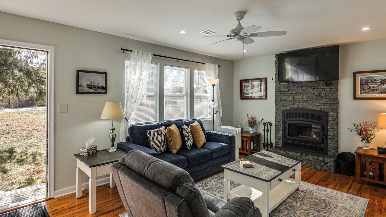 Photo of Livingroom in Chestertown