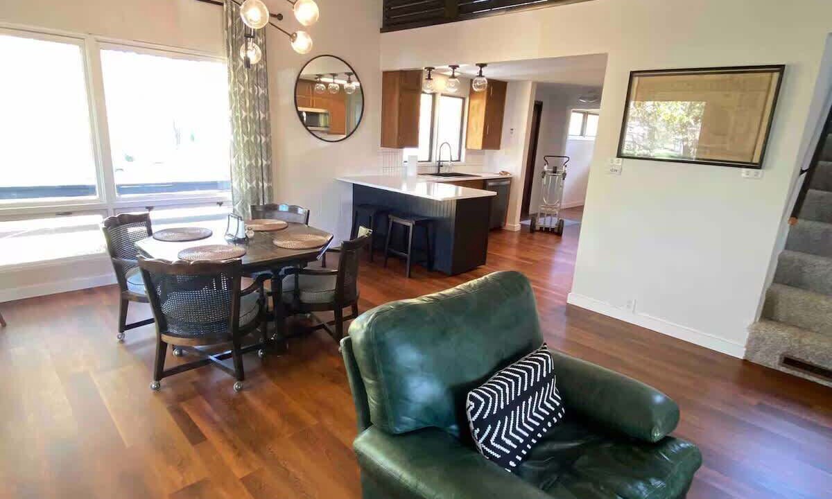 Photo of Livingroom in Quad Cities