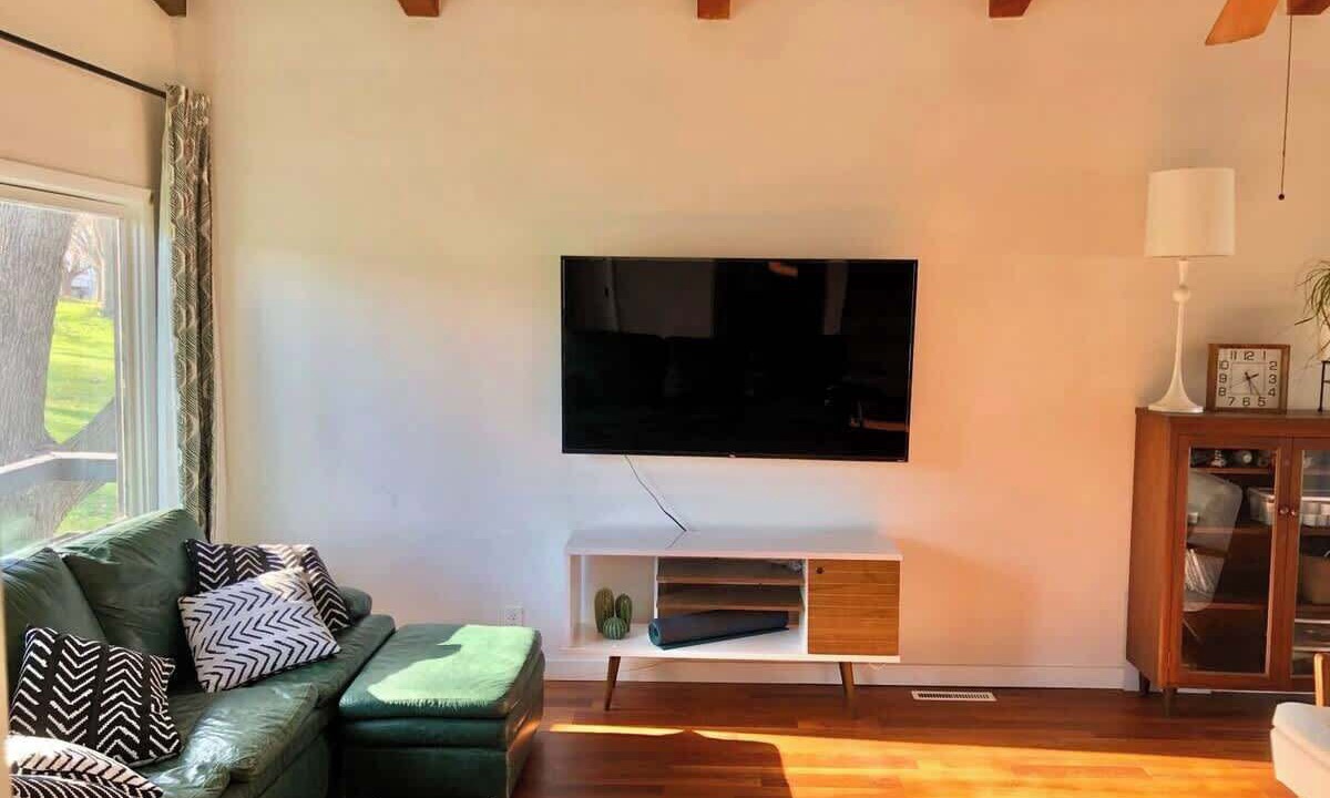 Photo of Livingroom in Quad Cities