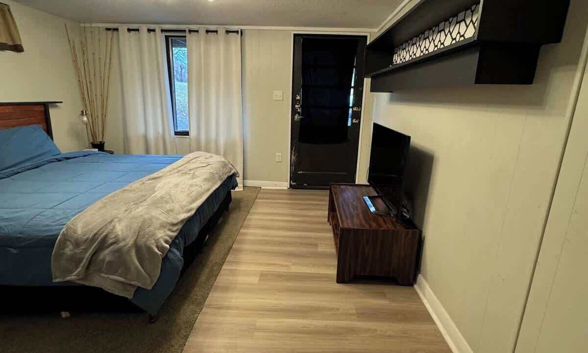 Photo of Bedroom in Quad Cities