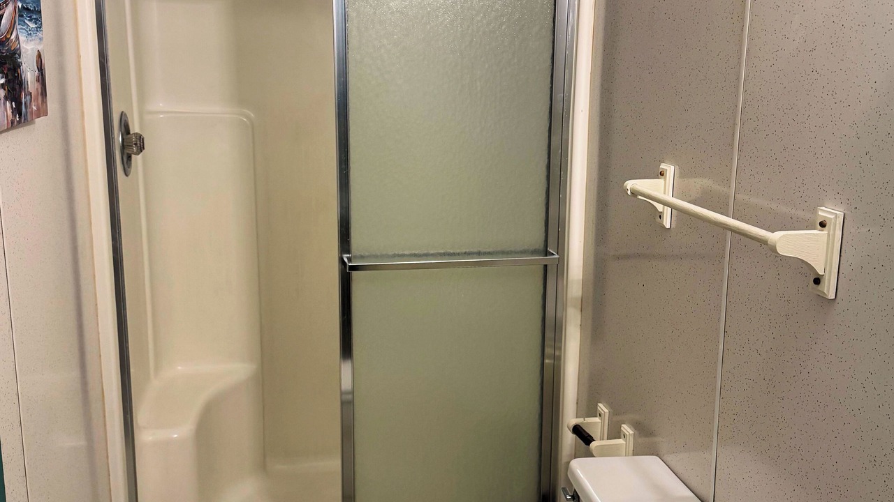 Photo of Bathroom in Deep Hole
