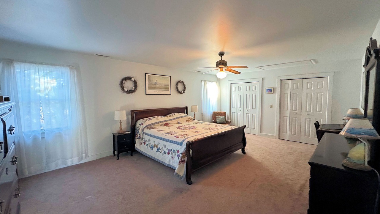 Photo of Bedroom in Deep Hole