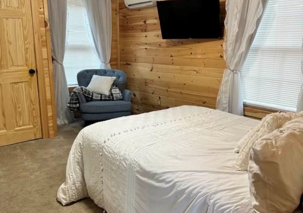 Photo of Bedroom in Tunnel Hill