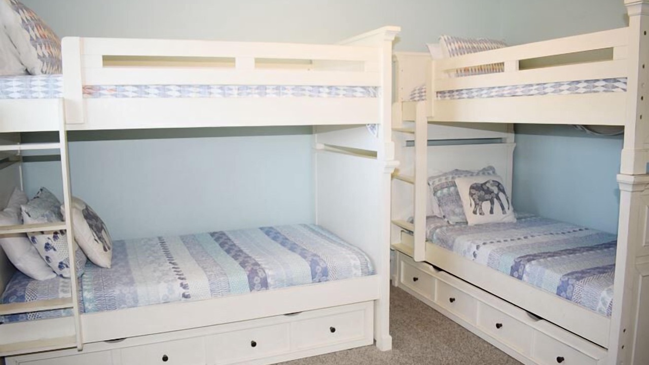 Photo of Bedroom in Deep Hole