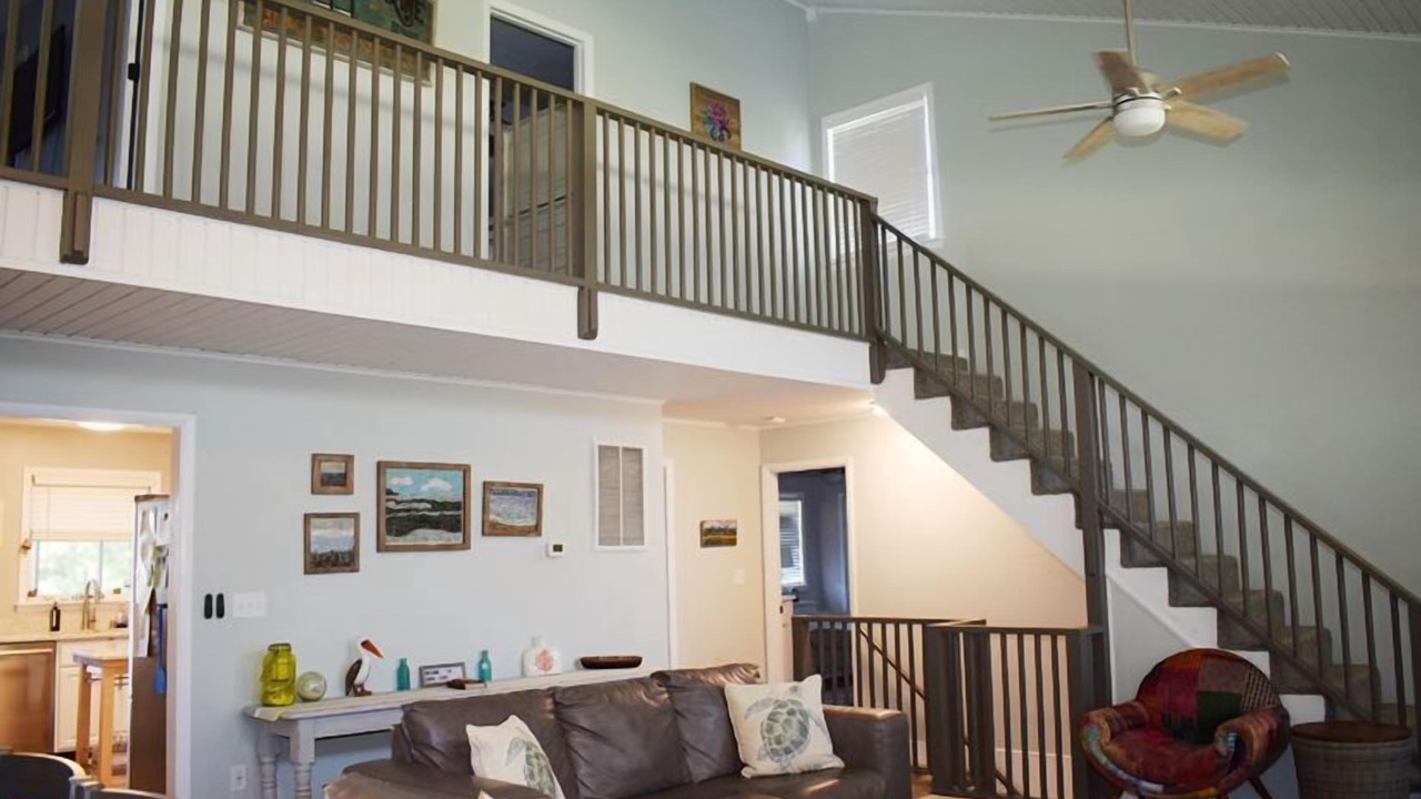 Photo of Livingroom in Deep Hole