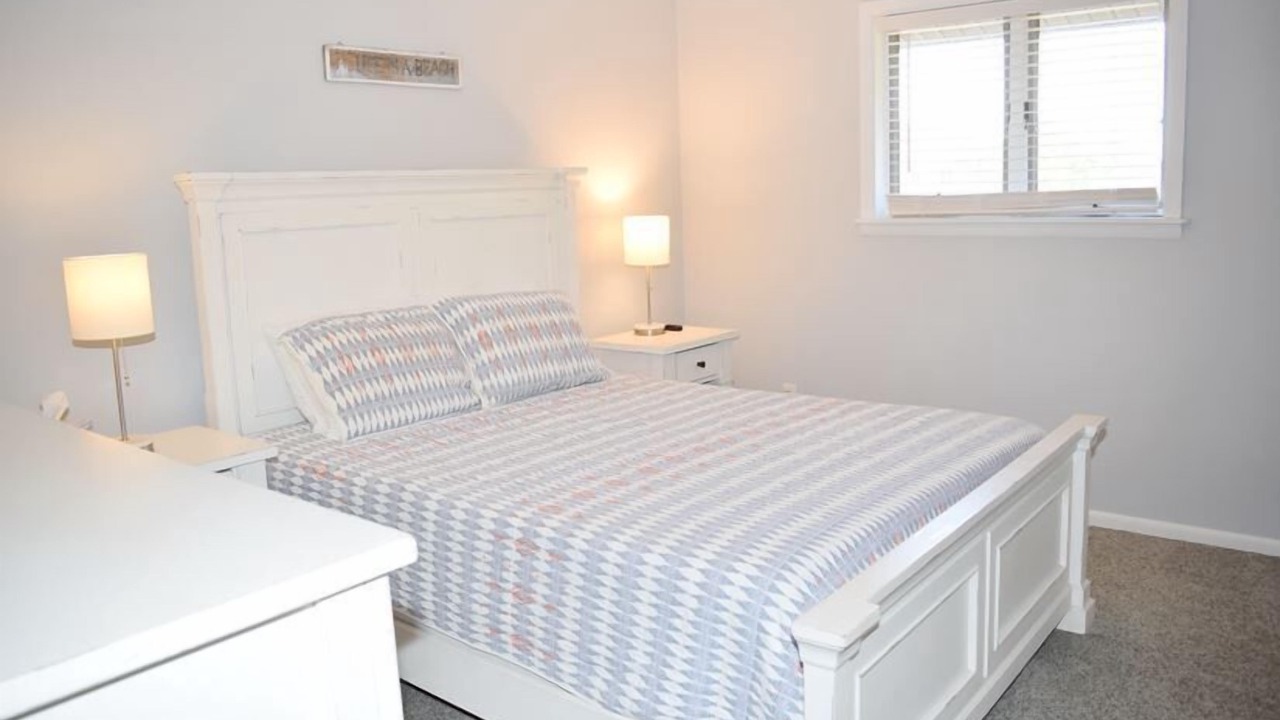 Photo of Bedroom in Deep Hole