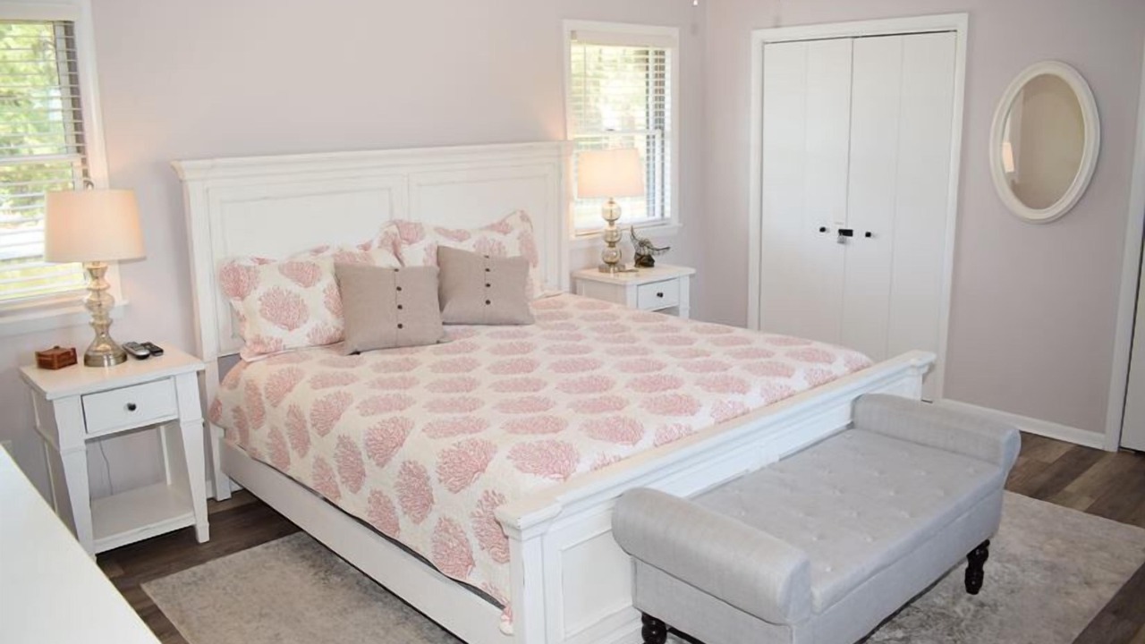 Photo of Bedroom in Deep Hole