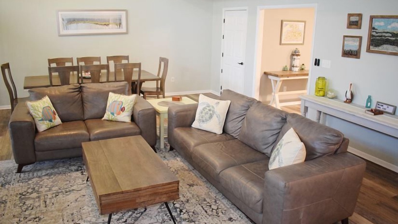 Photo of Livingroom in Deep Hole