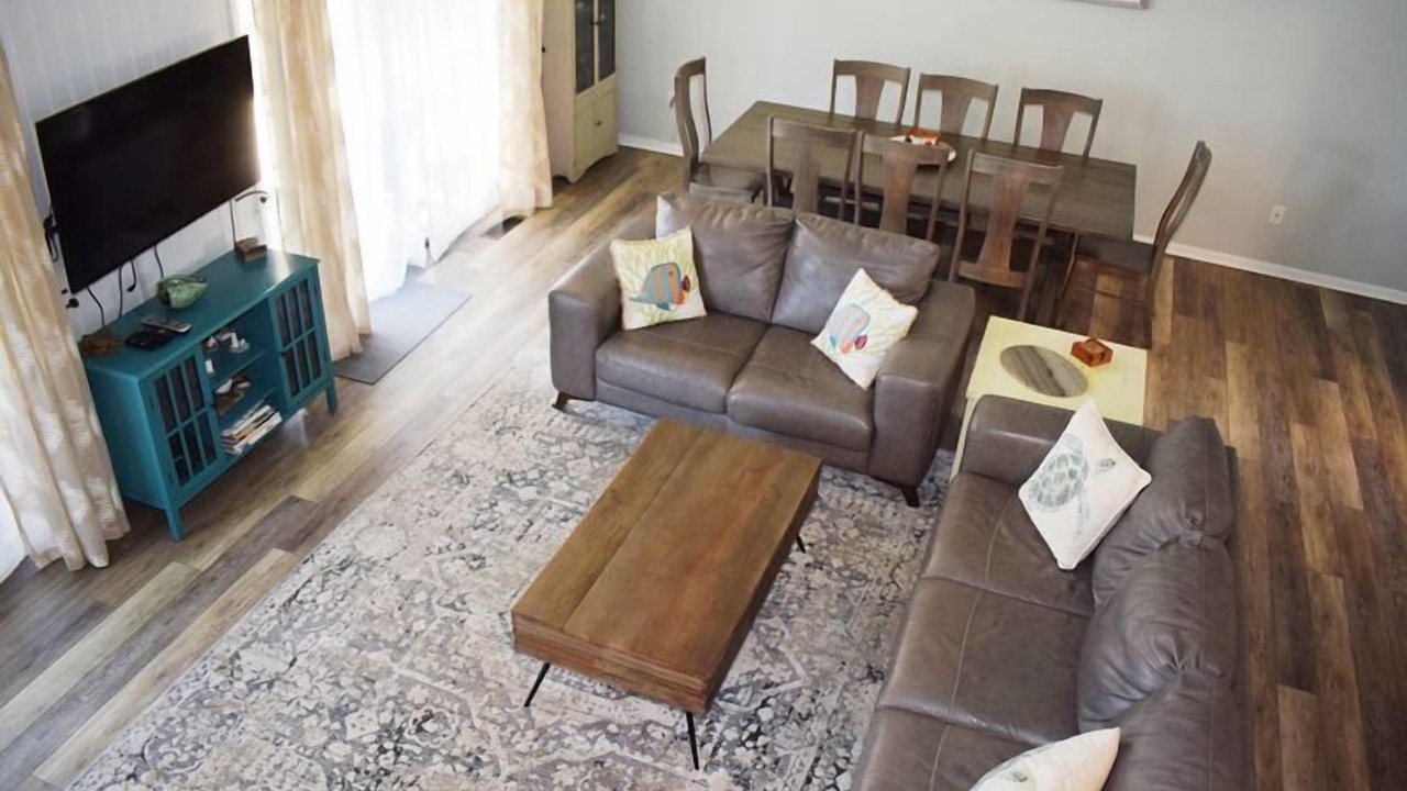 Photo of Livingroom in Deep Hole