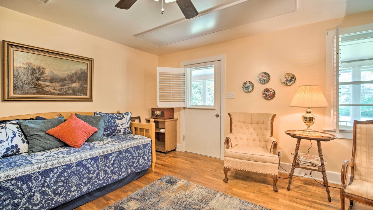 Photo of Livingroom in Cave Spring
