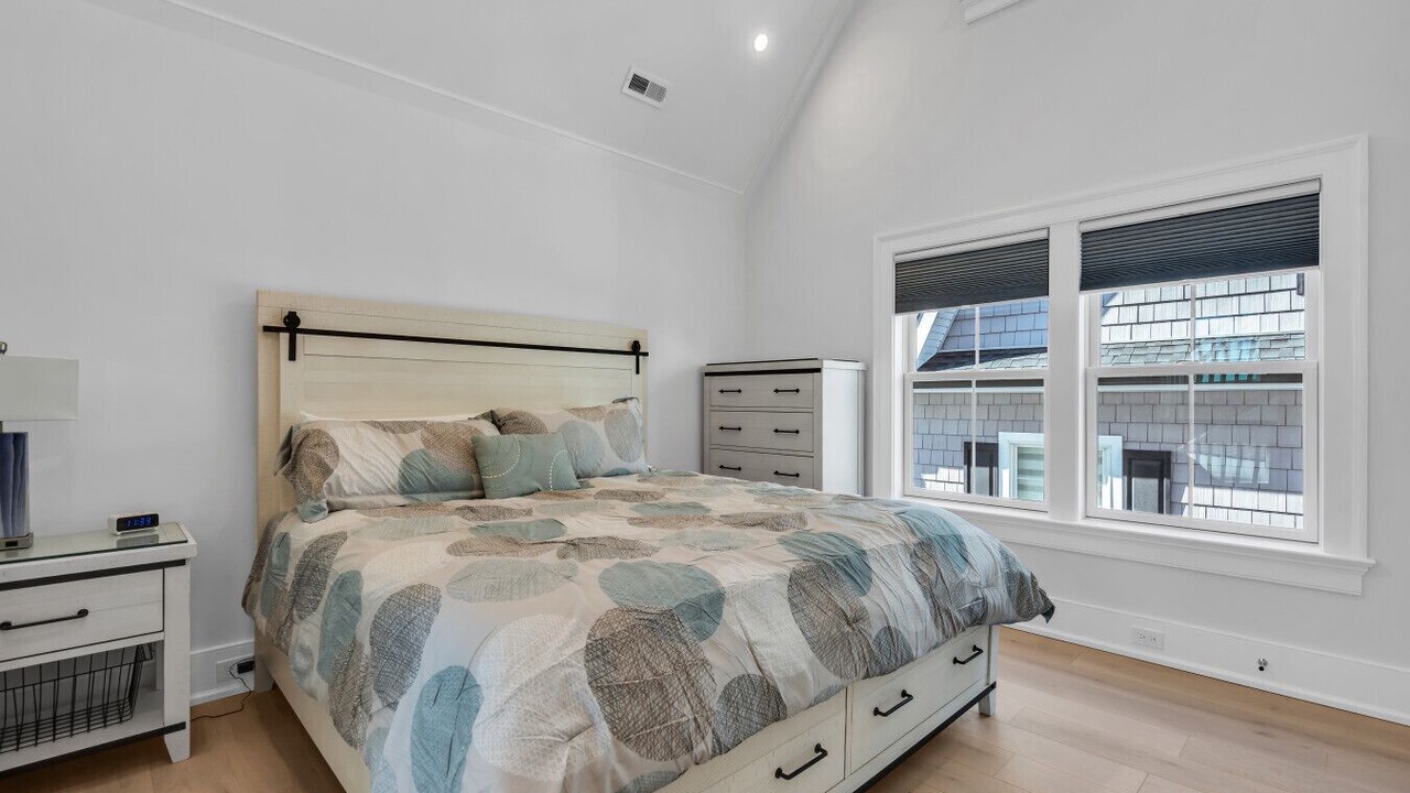 Photo of Bedroom in Gardens