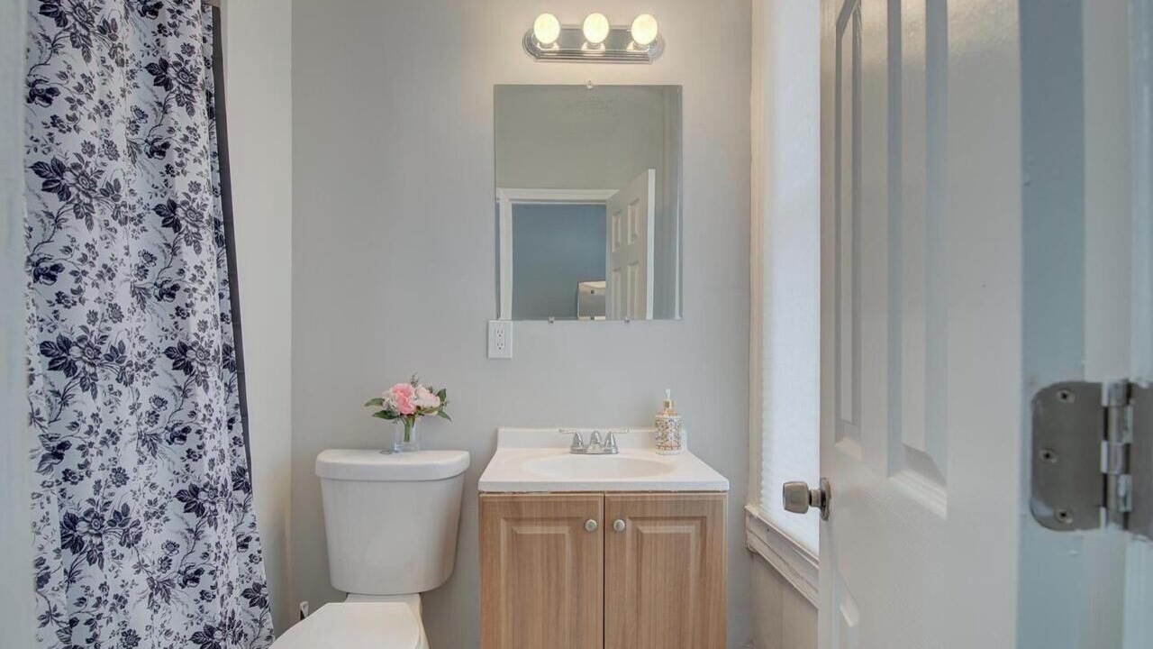 Photo of Bathroom in Downtown Baltimore