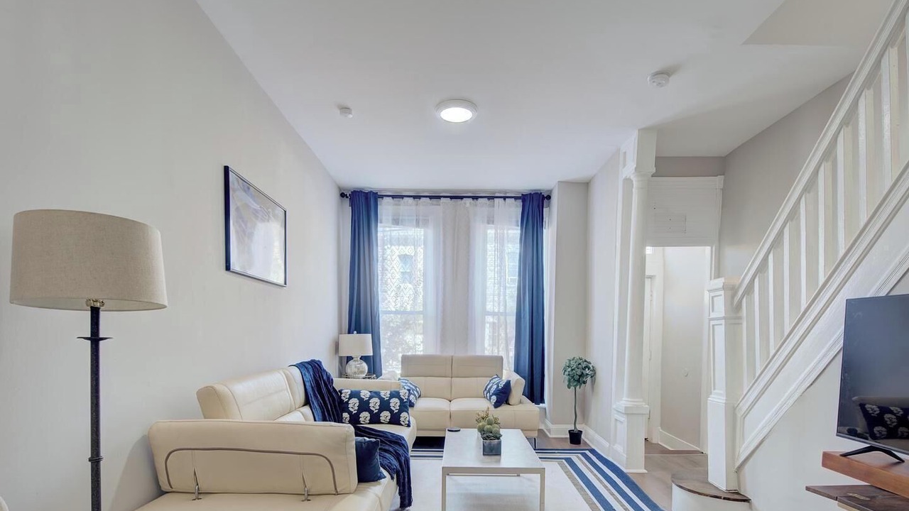 Photo of Livingroom in Downtown Baltimore