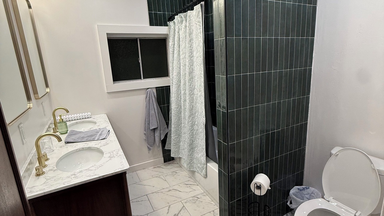 Photo of Bathroom in Newkirk