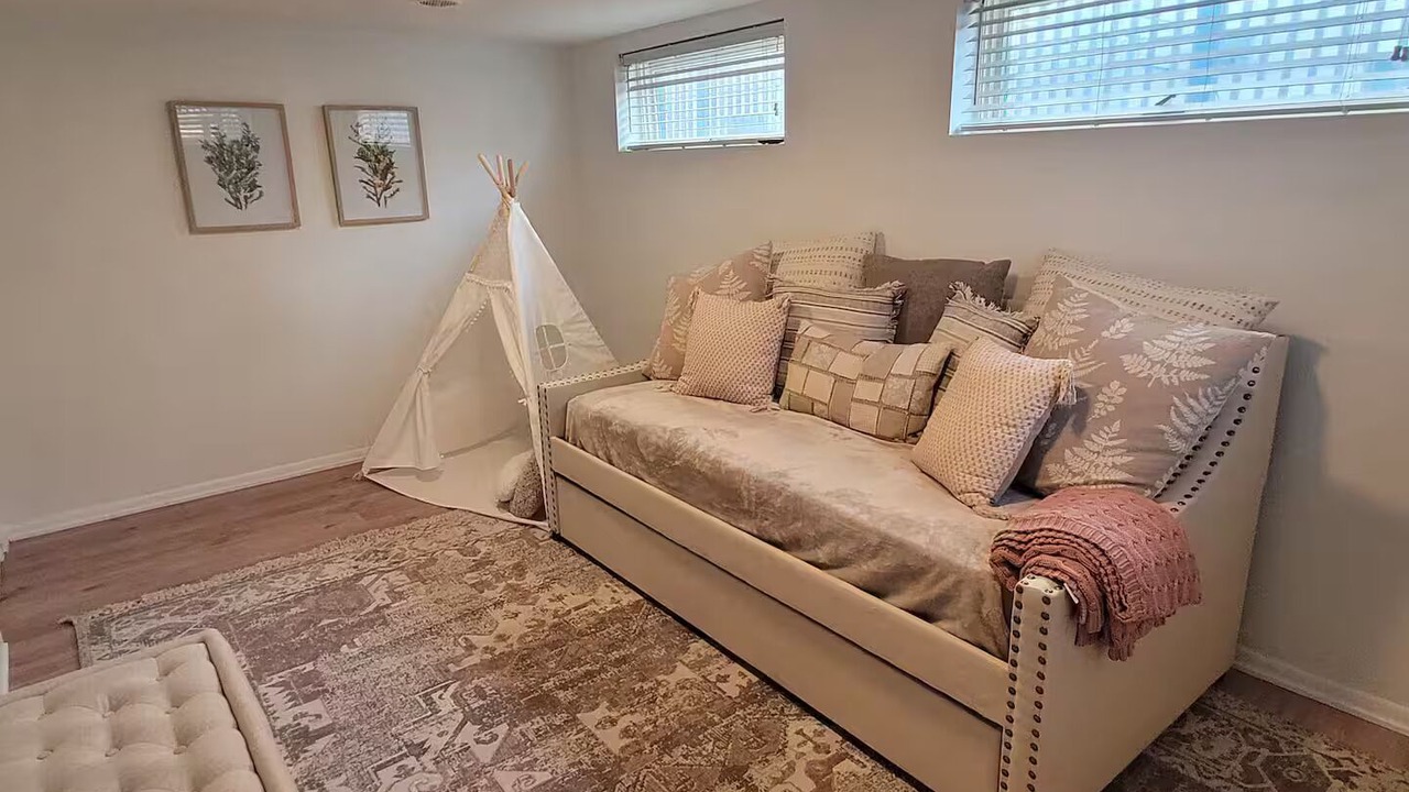 Photo of Livingroom in Beaverdale