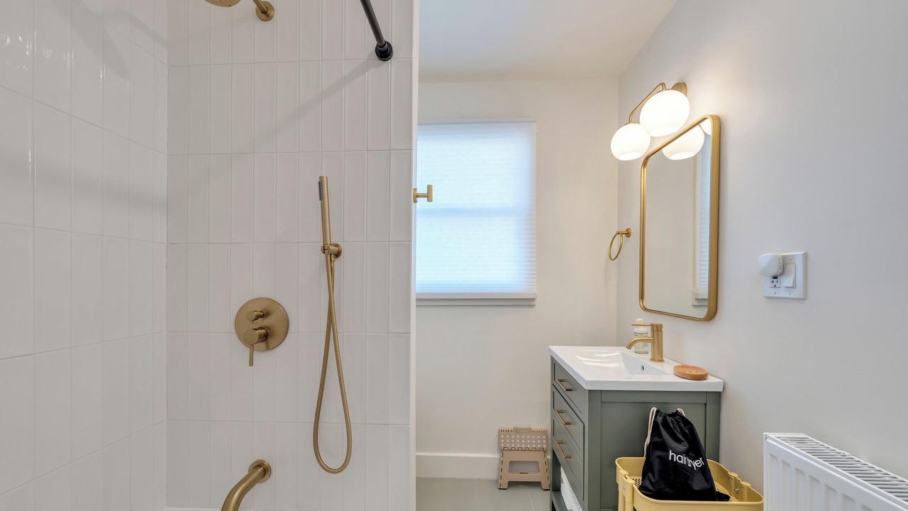 Photo of Bathroom in Avalon