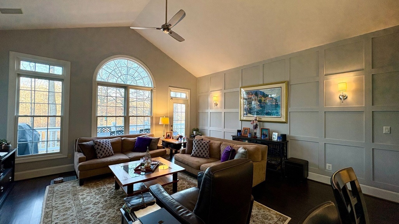 Photo of Livingroom in Lowes Island