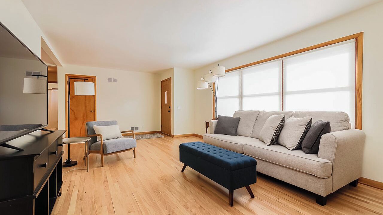 Photo of Livingroom in Emerson East