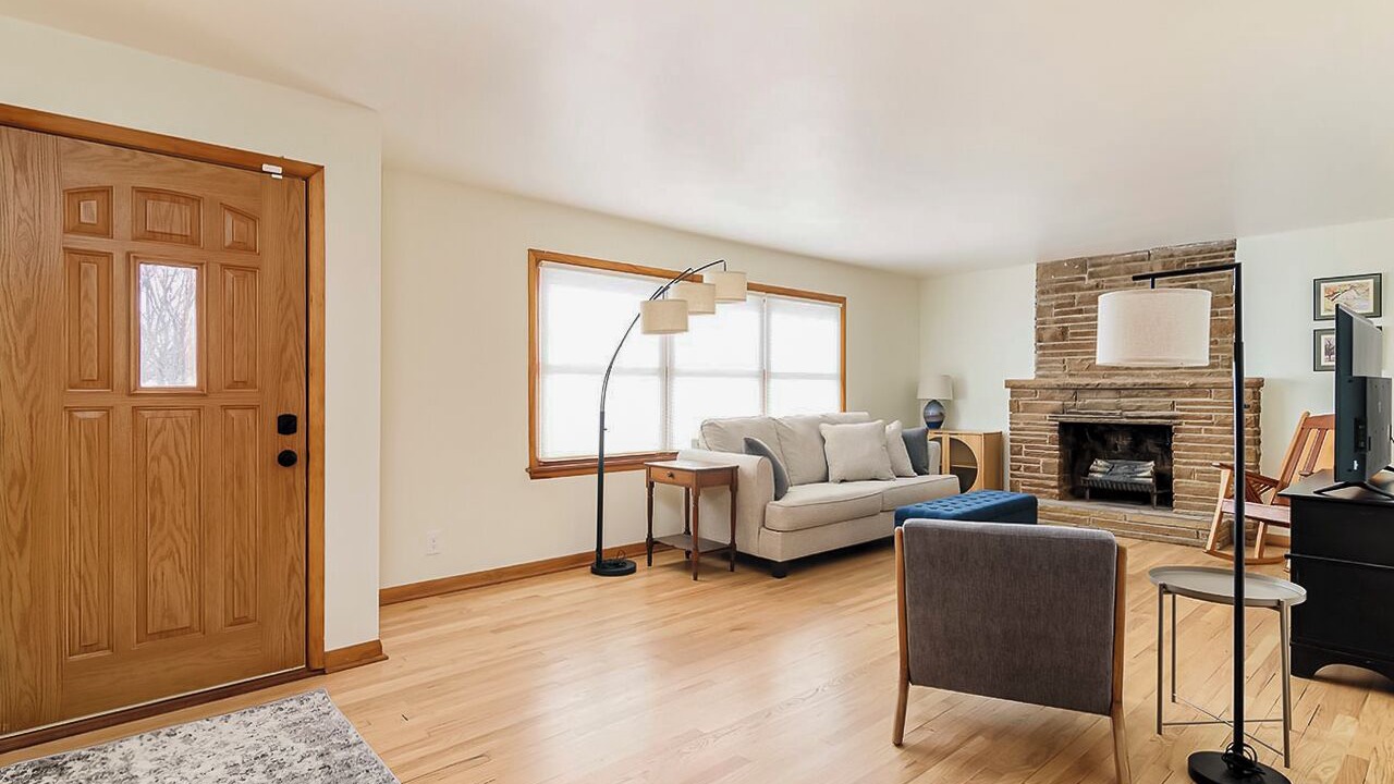 Photo of Livingroom in Emerson East