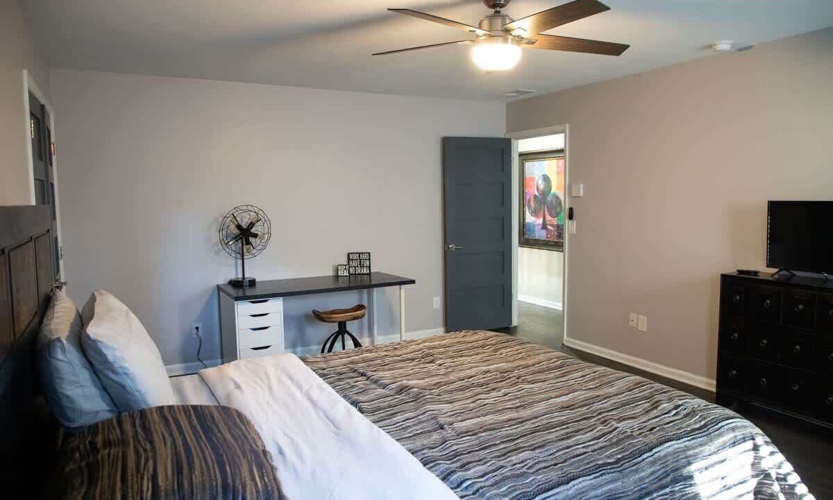 Photo of Bedroom in Roswell